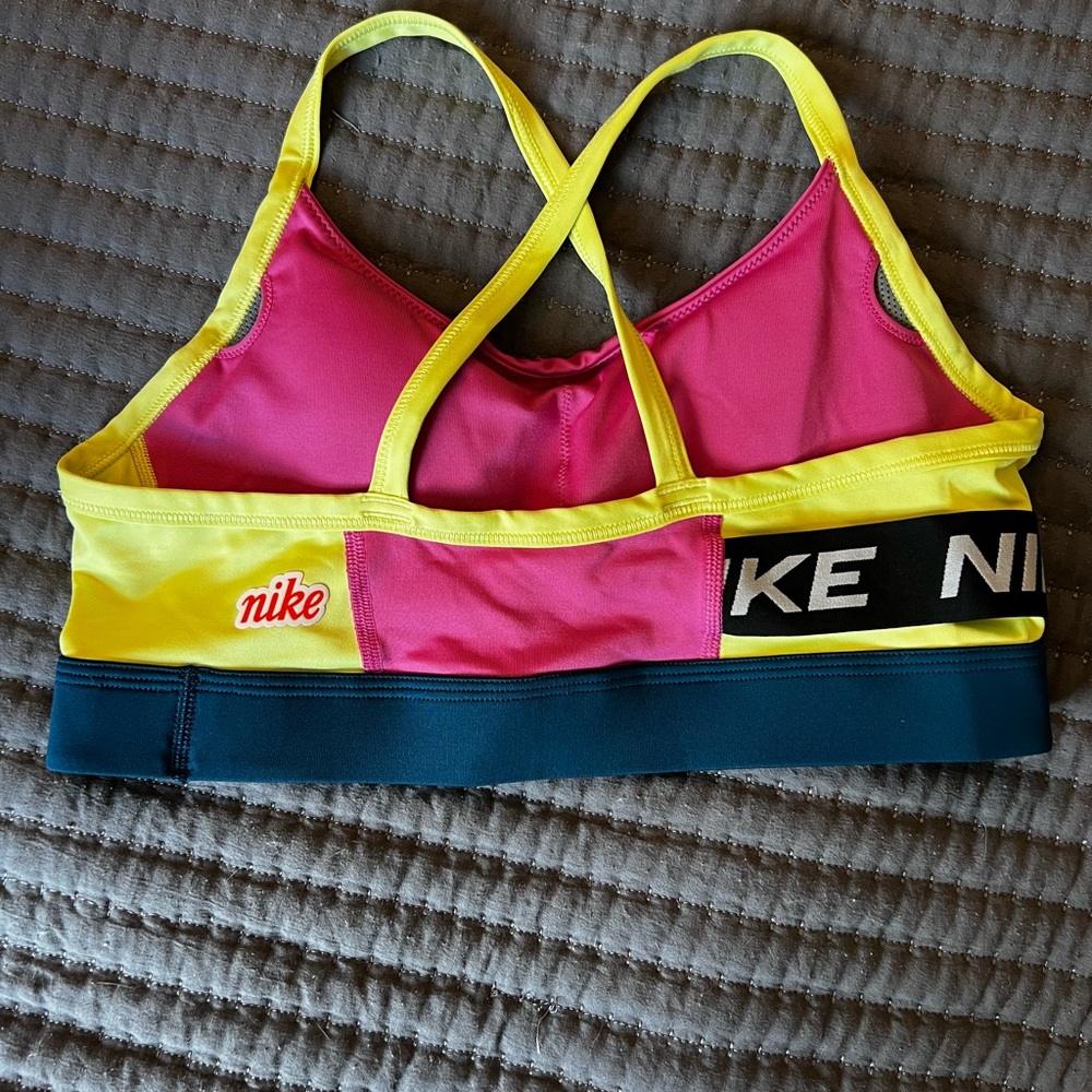 Nike Pro dri-fit sports bra - Picture 2 of 2